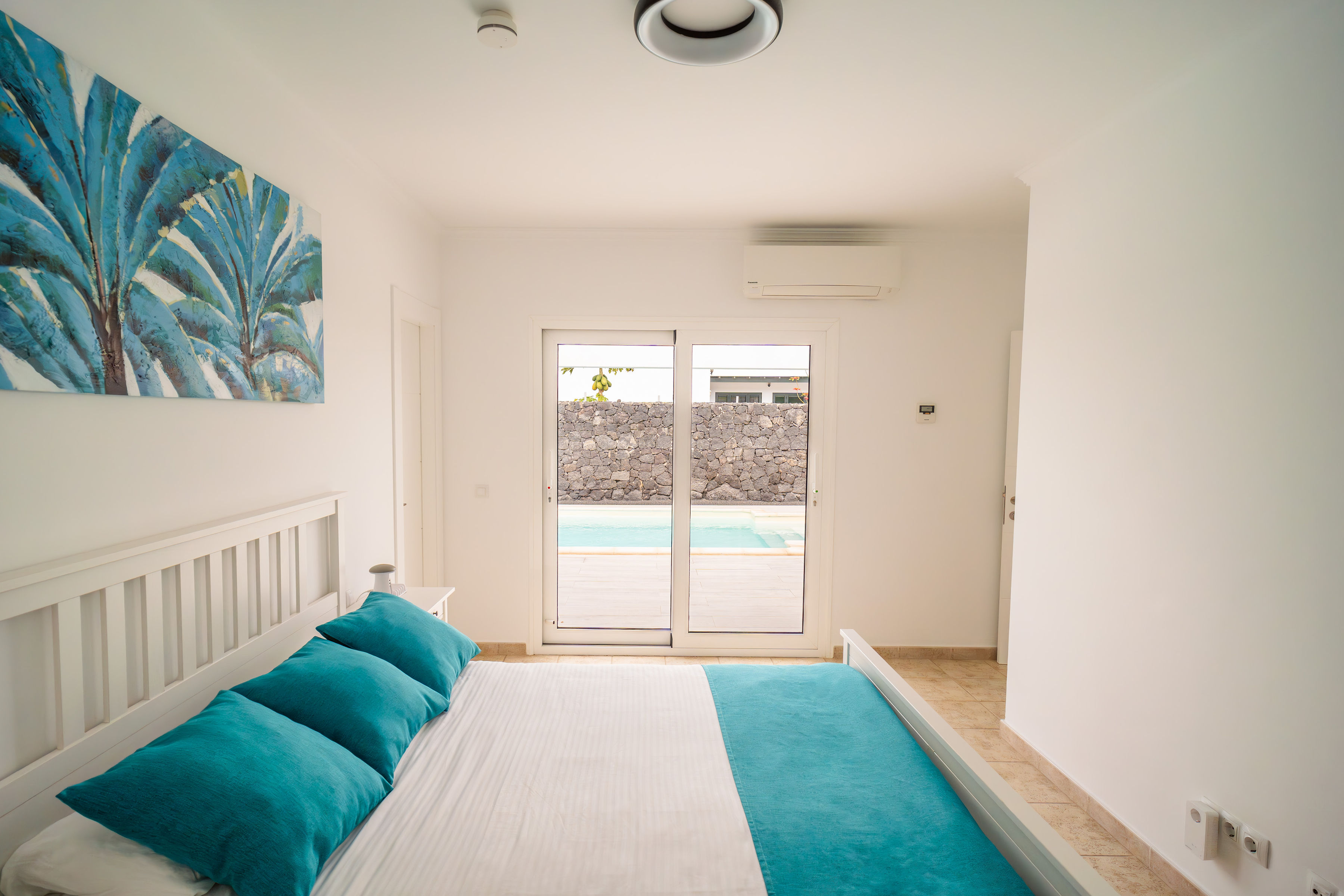 Cama con acceso a la piscina, habitación 3